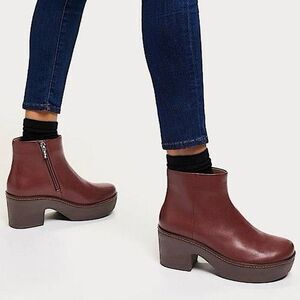 NWT FitFlop Pilar leather ankle boot women’s shoe size 9